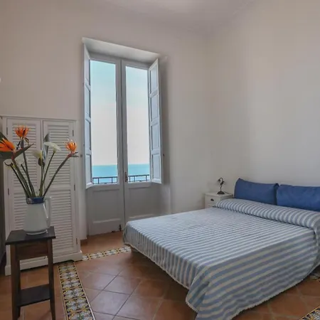 Casa Di Charme Panoramica A Sulla Spiaggia. * カプリ