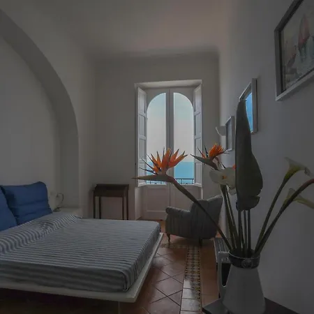 Casa Di Charme Panoramica A Sulla Spiaggia. Apartamento *