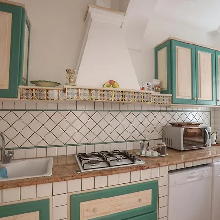 Casa Di Charme Panoramica A Sulla Spiaggia. Apartamento Capri
