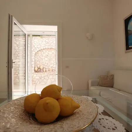 Casa Di Charme Panoramica A Sulla Spiaggia. Apartamento Capri