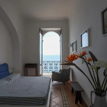Casa Di Charme Panoramica A Sulla Spiaggia. شقة كابري
